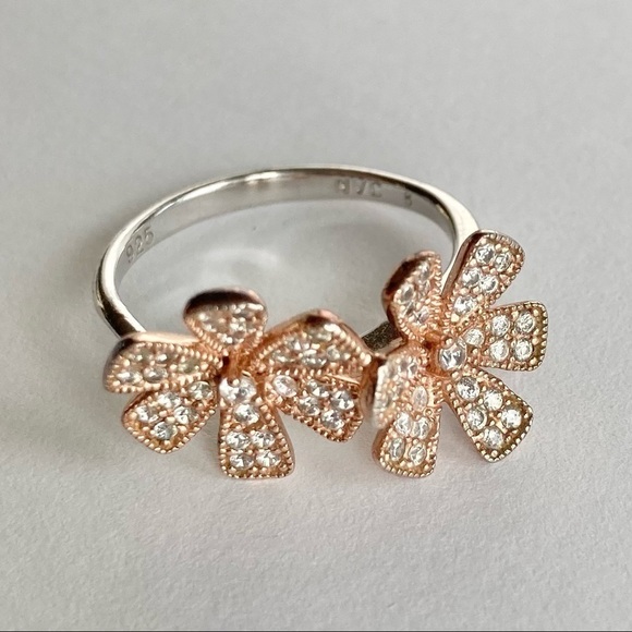 Sterling Silver 925 Rose Gold Plated Crystal Daisy Flowers Ring Size 8 - Picture 3 of 13
